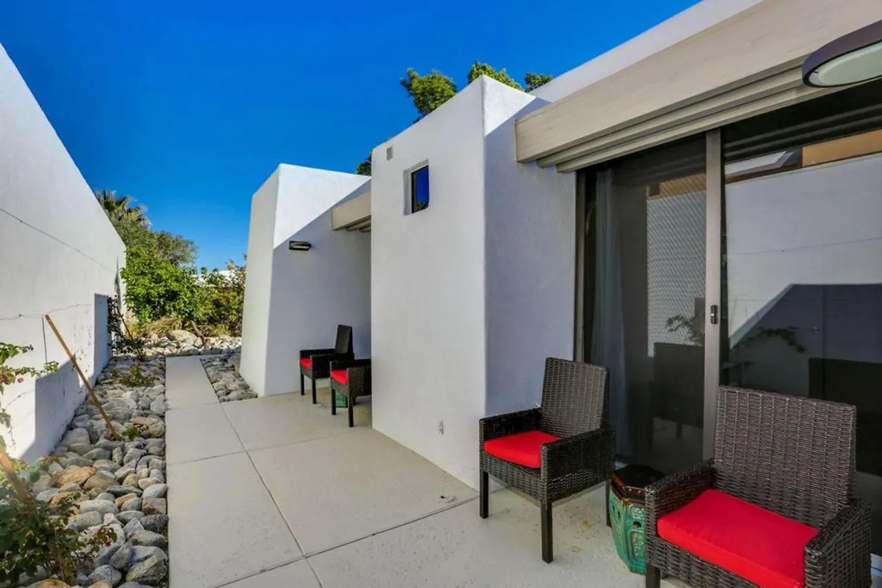 Plush Pad Palm Springs Permit# 2937